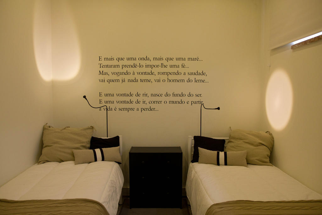 Turismo Do Seculo Hotel Estoril Ruang foto A wall decal in a bedroom